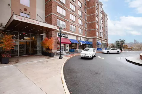 2206 City Pl, Edgewater, NJ 07020