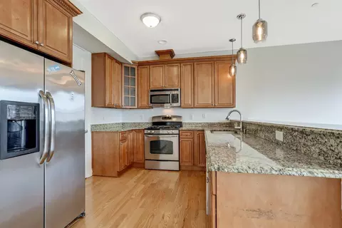 7008 Madison St #301, Guttenberg, NJ 07093
