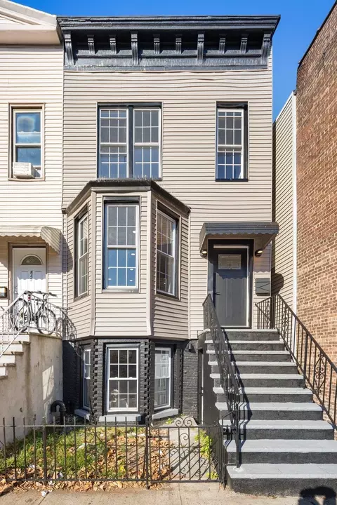 445 5 West Side Ave, Jersey City, NJ 07305