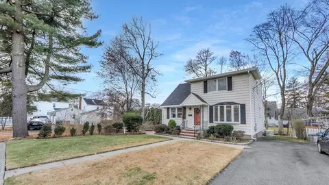 418 Sheffield Rd, Ridgewood, NJ 07450