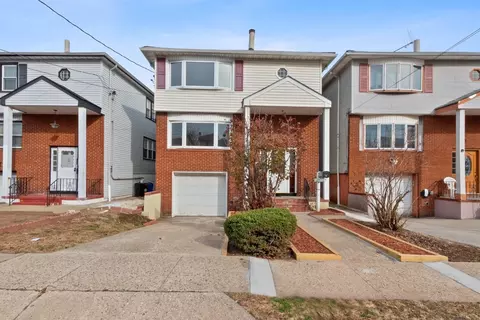 8 Colonial Dr, Bayonne, NJ 07002