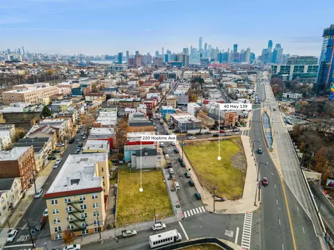 40 State Hwy, Jc Heights, NJ 07304