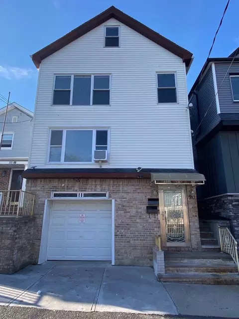 90 W 49th St, Bayonne, NJ 07002