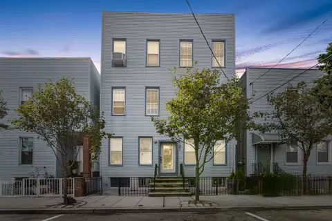 121 41st St #3, Union City, NJ 07087
