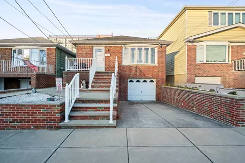 17 Pointview Ter, Bayonne, NJ 07002