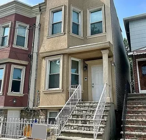 91 Leonard St, Jersey City, NJ 07307