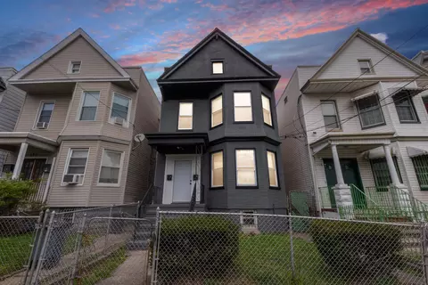 118 Orient Ave, Jersey City, NJ 07305