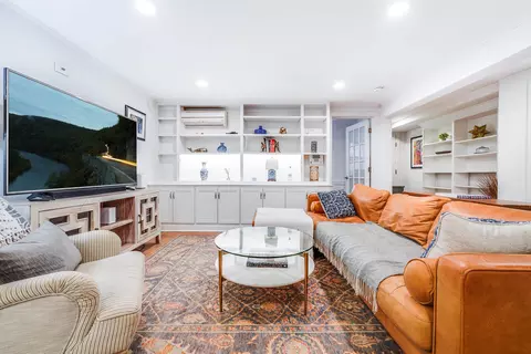 281 4th St #1, Jersey City, NJ 07302