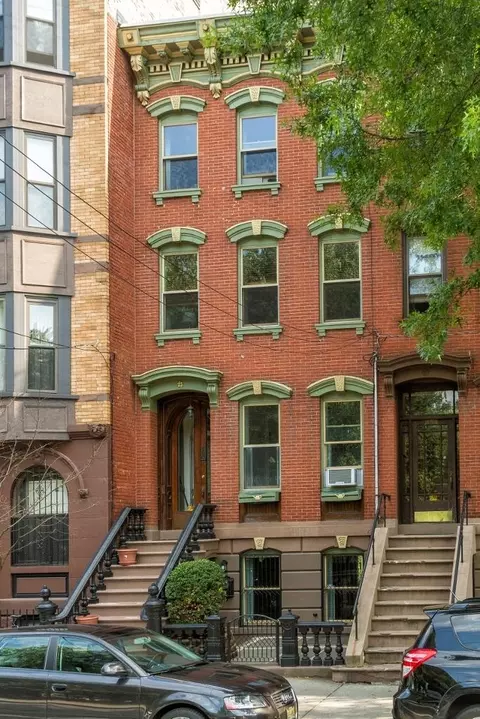 279 8th St, Jersey City, NJ 07302