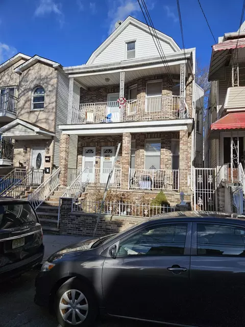 214 Grant Ave, Jersey City, NJ 07305