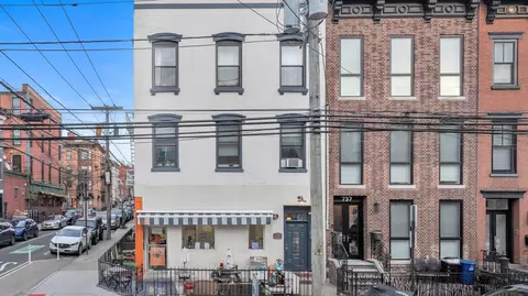 739 Bloomfield St #1, Hoboken, NJ 07030