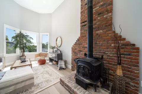 138 Leonard St #3L, Jersey City, NJ 07307