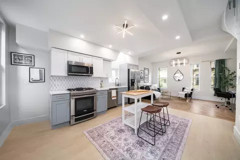347 Pavonia Ave #5, Jersey City, NJ 07302