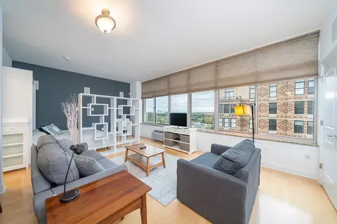 10 Regent St #804, Jersey City, NJ 07302