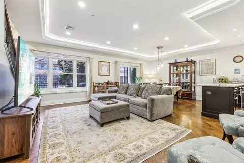 21 Marquis Ct #21, Edgewater, NJ 07020