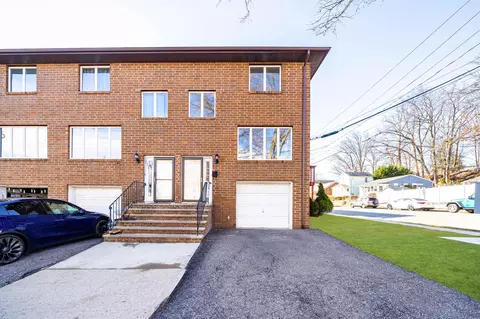 156 Main St, East Rutherford, NJ 07073