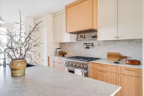 628 Grand St #2, Hoboken, NJ 07030