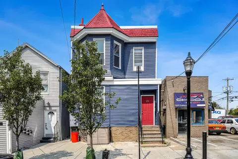 2911 Central Ave, Union City, NJ 07087