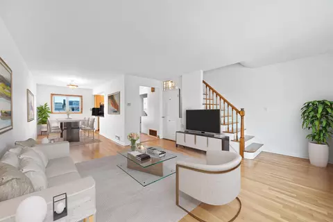 12 Elna Ct, Bayonne, NJ 07002