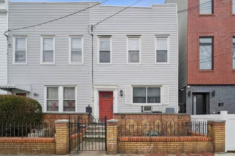 87 Lincoln St, Jersey City, NJ 07307