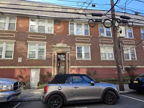 111 66th St #10, West New York, NJ 07093
