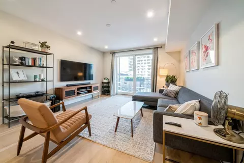 366 6th St #401, Jersey City, NJ 07302