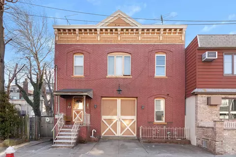 28-30 W 9th St, Bayonne, NJ 07002