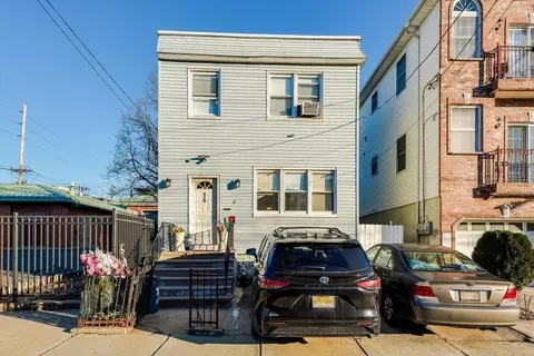 378 New York Ave, Jersey City, NJ 07307