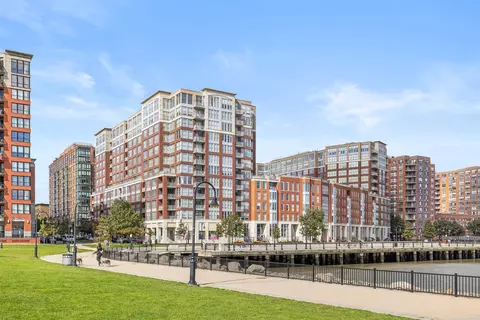 1125 Maxwell Ln #800, Hoboken, NJ 07030