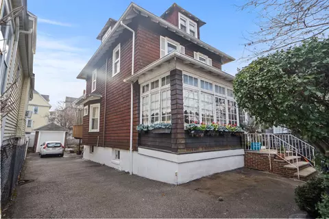 233 76th St, North Bergen, NJ 07047