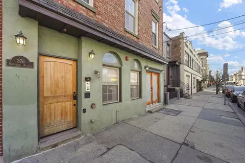 376 Palisade Ave #1, Jersey City, NJ 07307