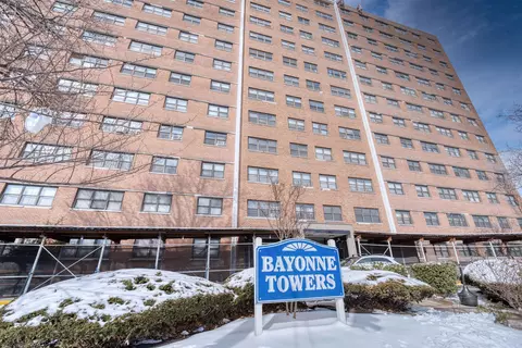 1225 Kennedy Blvd #7H, Bayonne, NJ 07002