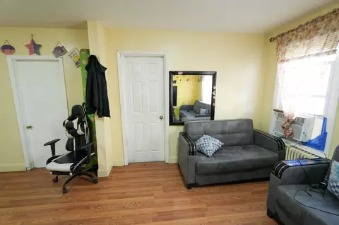 707 24th St, Union City, NJ 07087