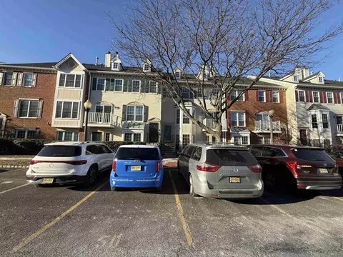 34 Juniper St, Jersey City, NJ 07305