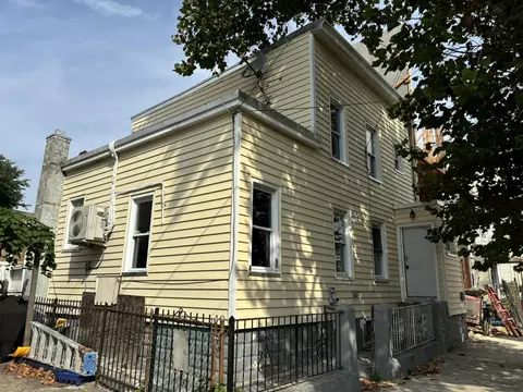 7 Pierce Ave, Jersey City, NJ 07307