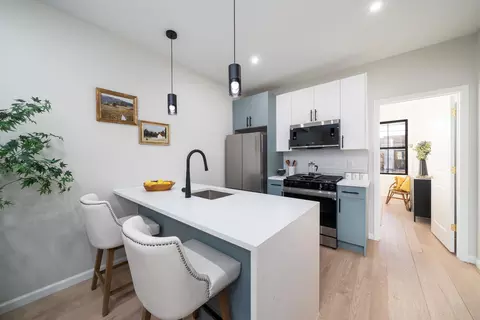 366 7th St #3, Jersey City, NJ 07302