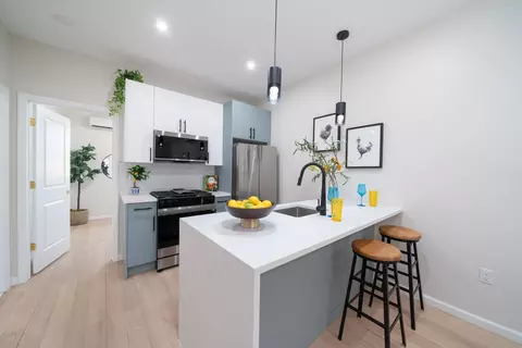 366 7th St #2, Jersey City, NJ 07302