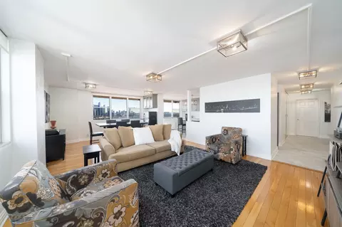 6040 Blvd E #27C, West New York, NJ 07093