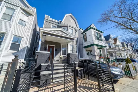 224 Bayview Ave, Jersey City, NJ 07305
