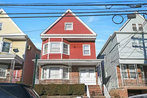 73 W 29th St, Bayonne, NJ 07002