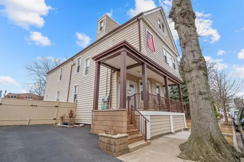 10 Latourette Pl, Bayonne, NJ 07002