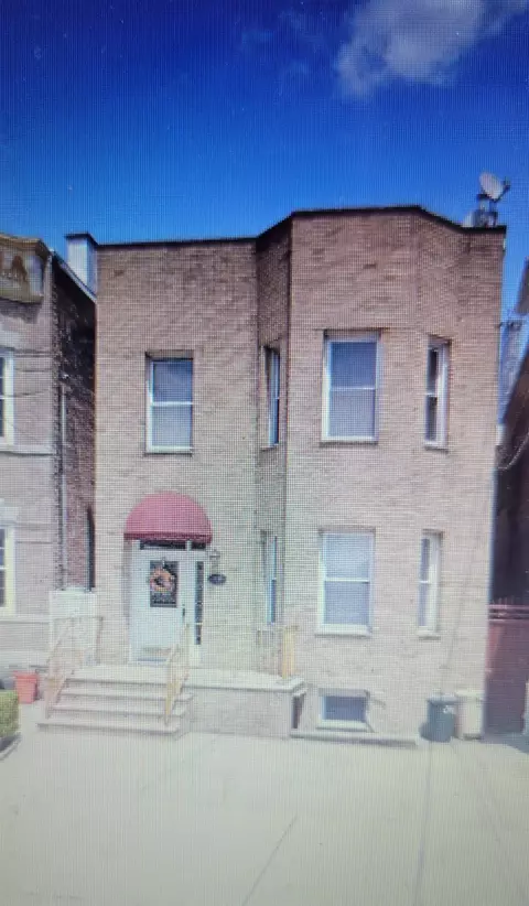 208 Highpoint Ave, Weehawken, NJ 07086