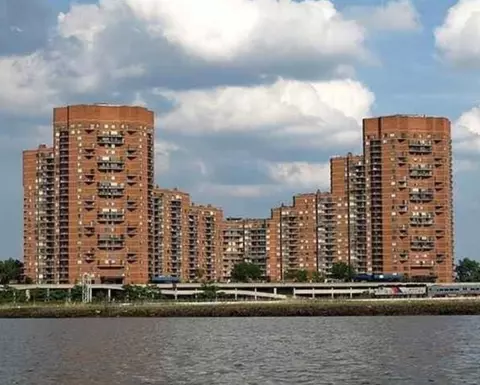 2138 Harmon Cove Tower #2138, Secaucus, NJ 07094