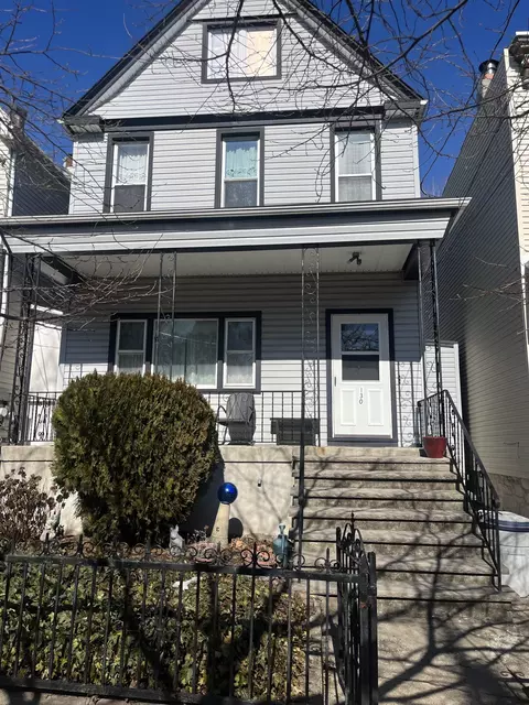 130 Dodd St, Weehawken, NJ 07086