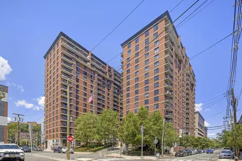 700 1st St #8M, Hoboken, NJ 07030
