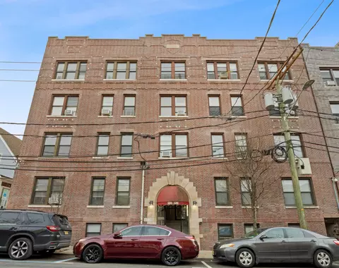 523-525 34th St #A6, Union City, NJ 07087
