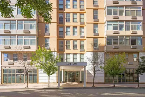 10 Regent St #401, Jersey City, NJ 07302