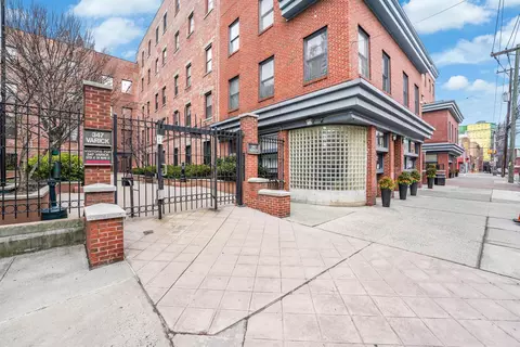 347 Varick St #122A, Jersey City, NJ 07302