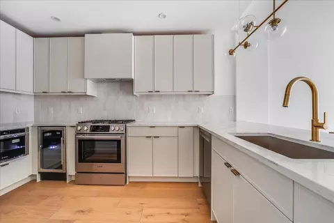 418 Monroe St #301, Hoboken, NJ 07030