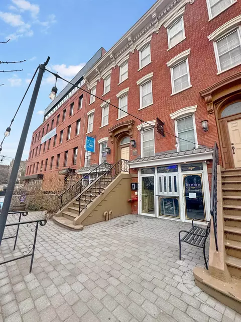 673 Bergen Ave #2F, Jersey City, NJ 07304